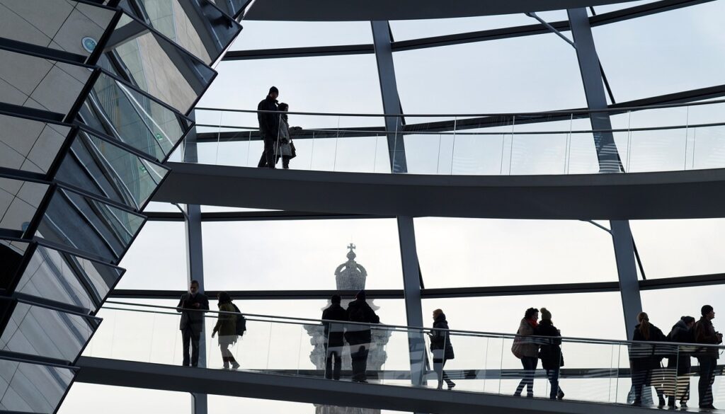 reichstag dome building people 1571046